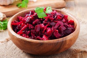 Recepti za salatu od cvekle:čisti krvne sudove, ako se ovako koristi!